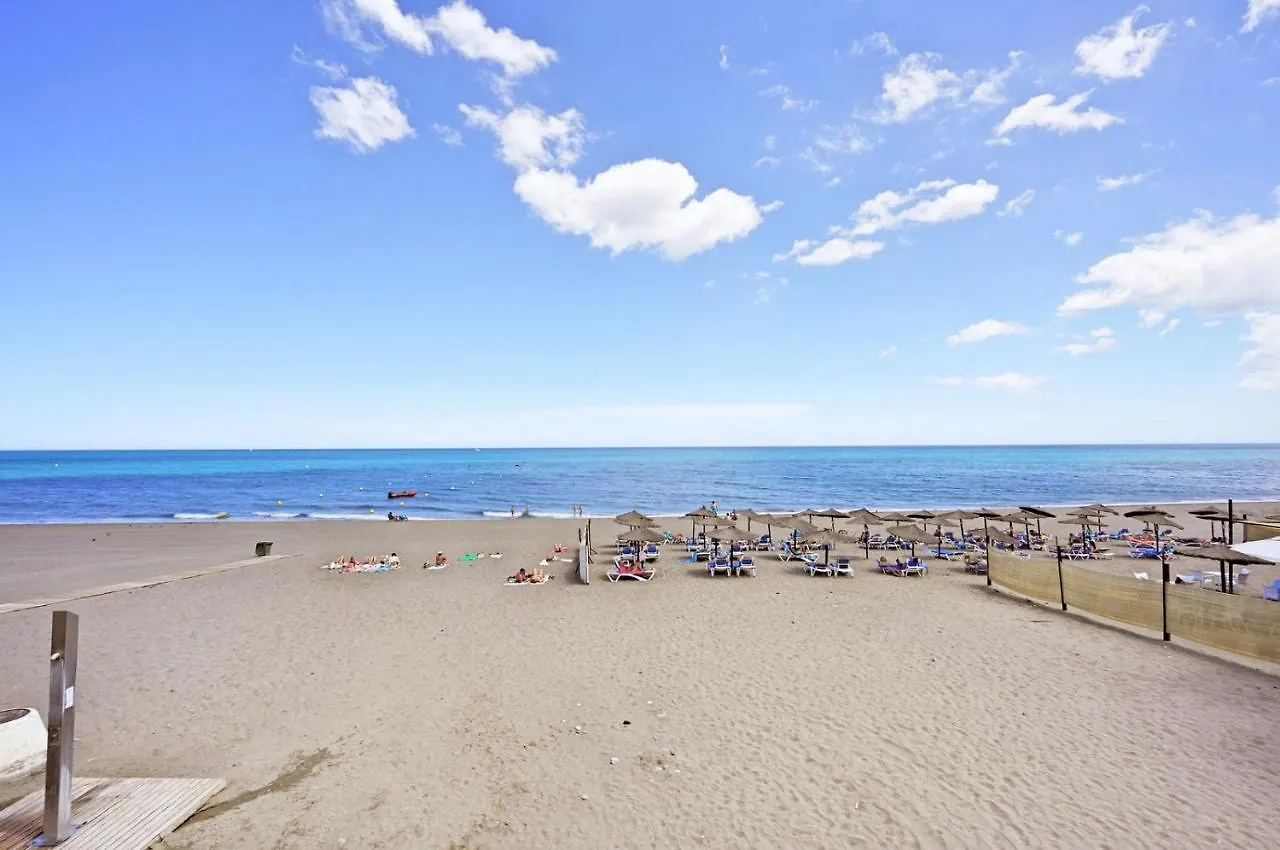 Apartamento en 1ª línea de playa, Estepona Centro 0*,  España